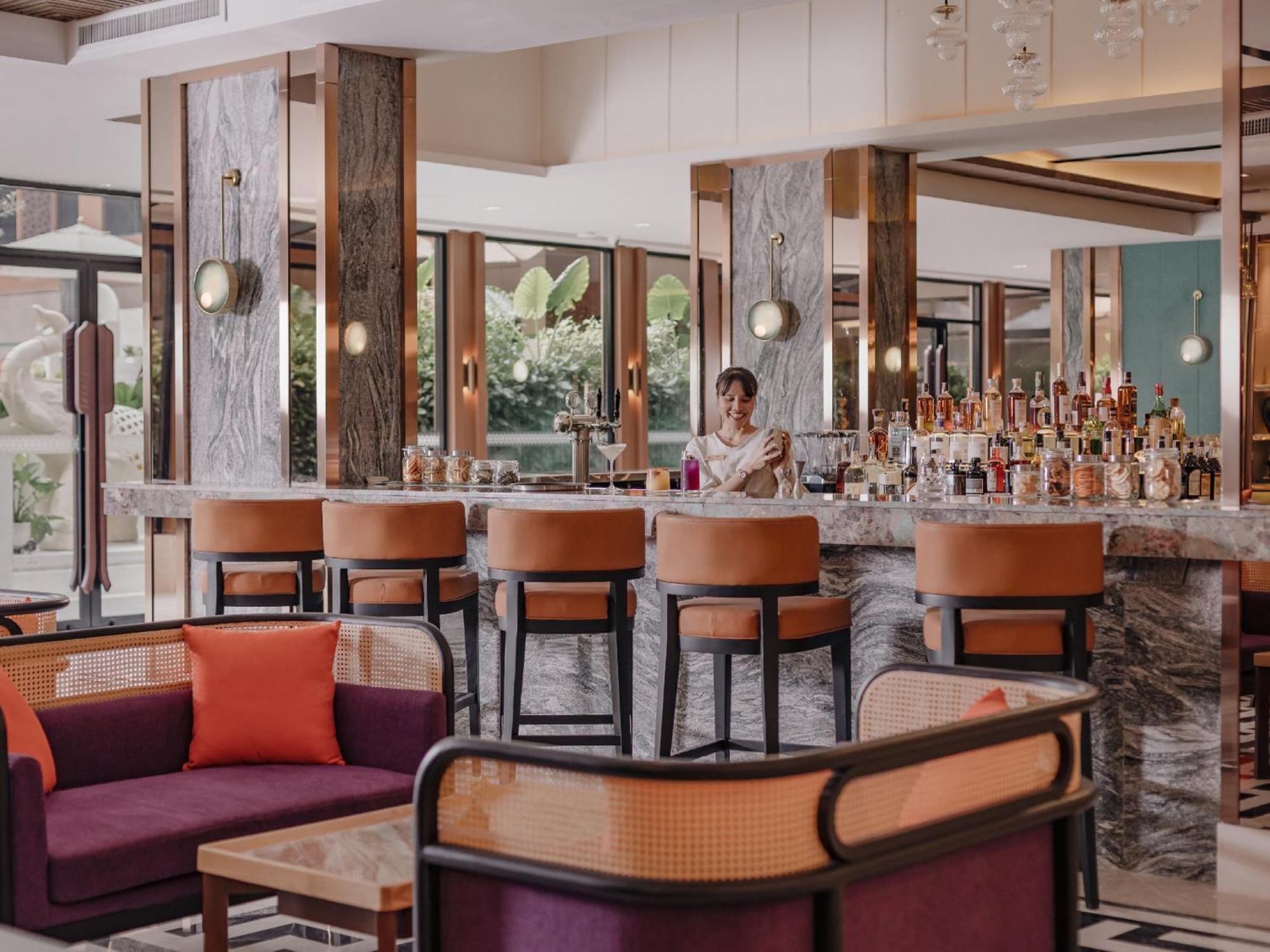 Nysa Hotel Bangkok Sukhumvit 11 外观 照片 The bar at the lobby