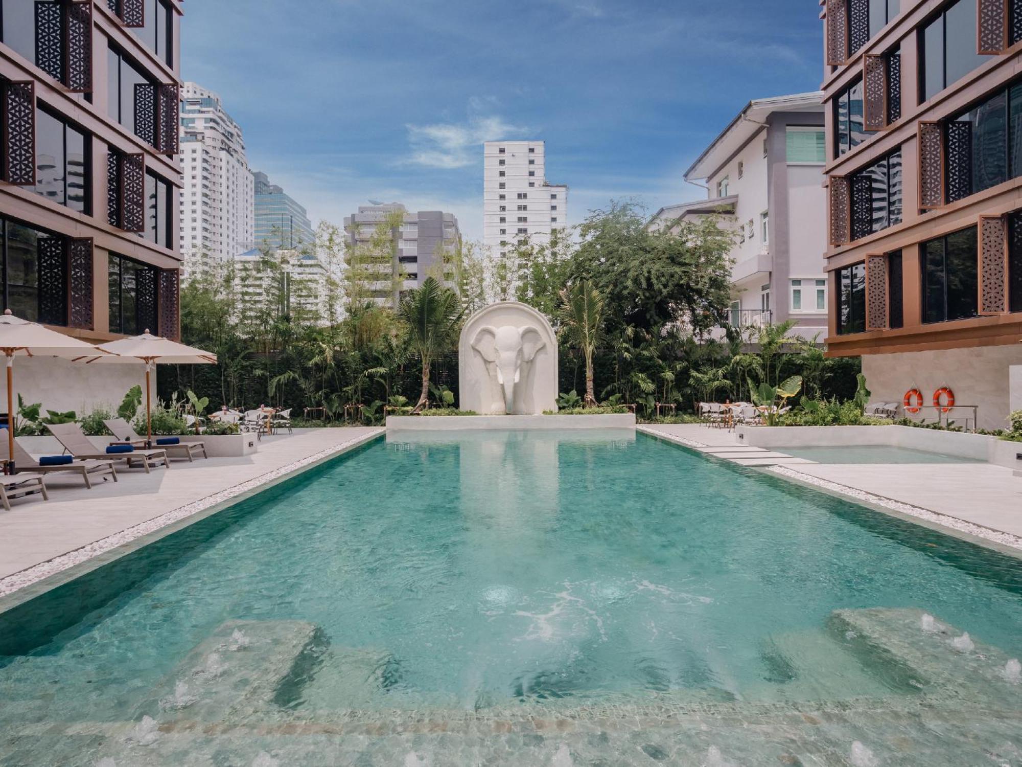 Nysa Hotel Bangkok Sukhumvit 11 外观 照片 The swimming pool at the hotel