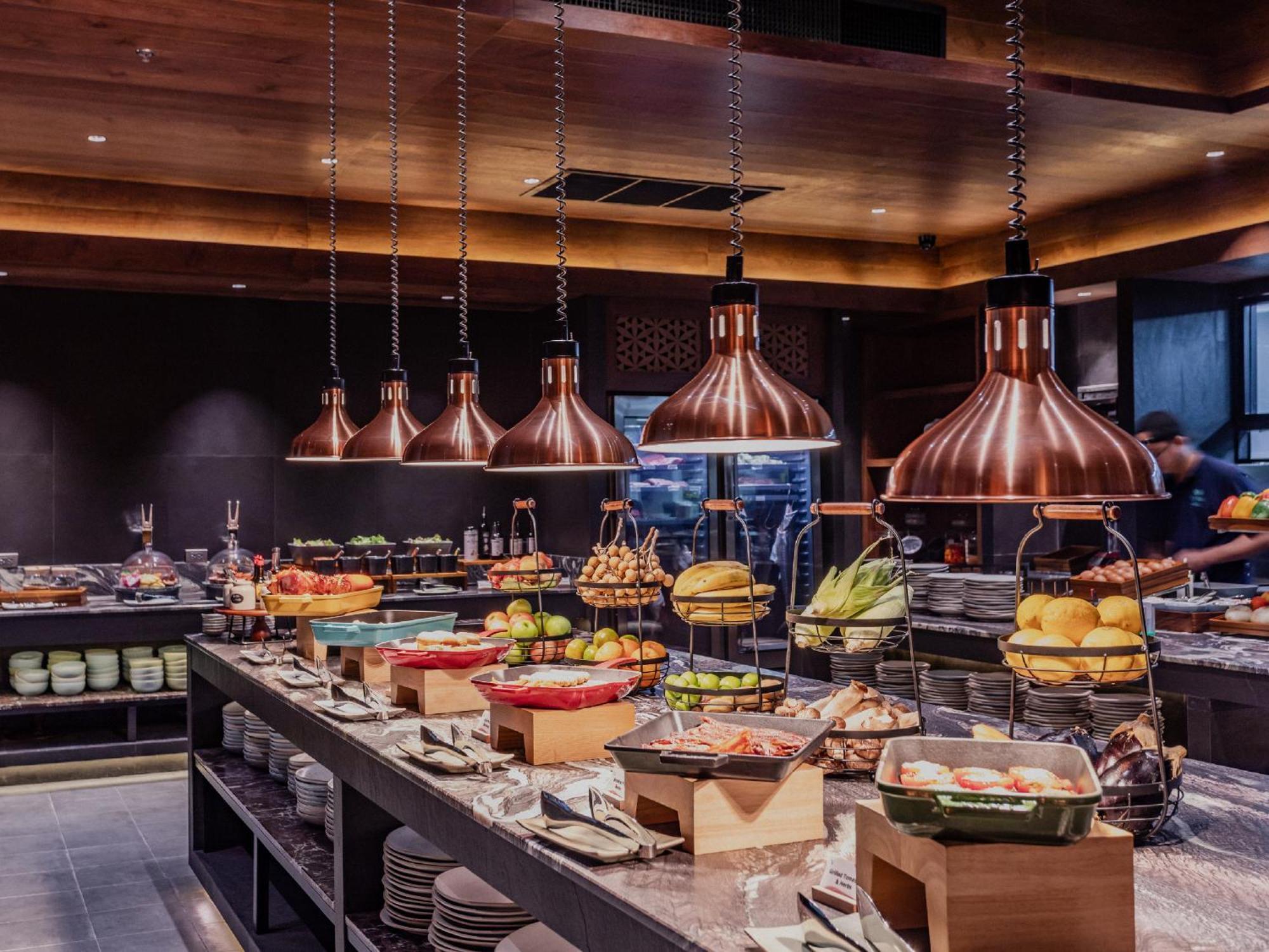 Nysa Hotel Bangkok Sukhumvit 11 外观 照片 The buffet at the hotel