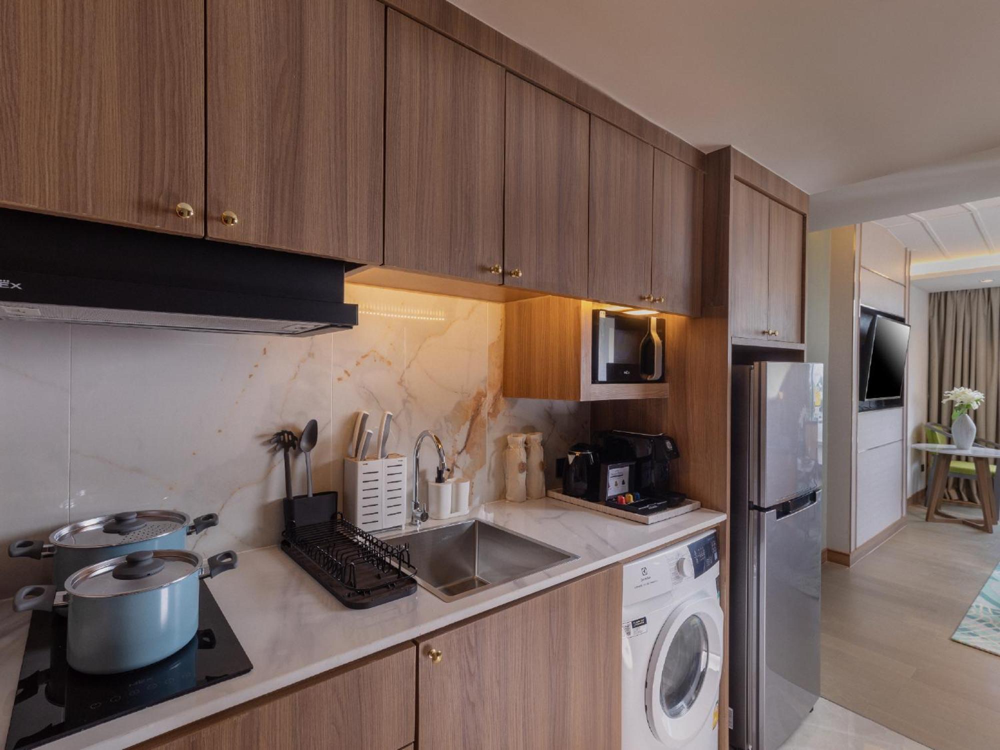 Nysa Hotel Bangkok Sukhumvit 11 外观 照片 A kitchen in a serviced apartment